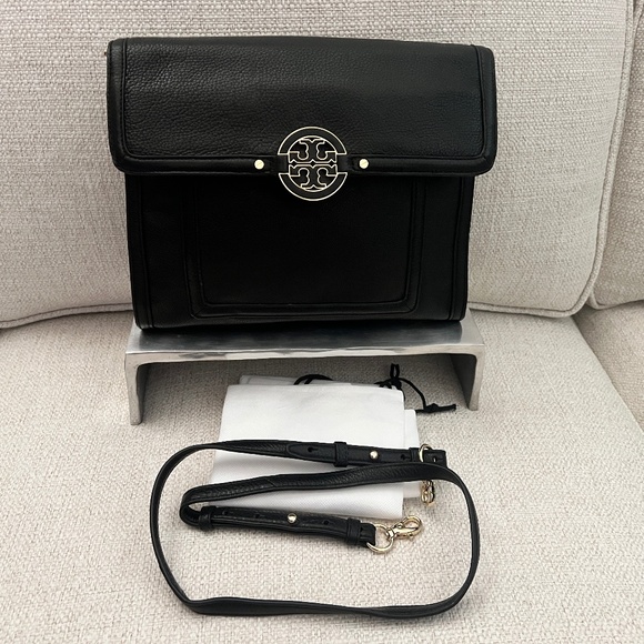 Tory Burch Amanda Flat Crossbody - Picture 1 of 9